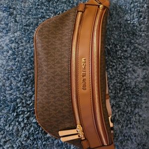 Michael Kors crossbody bag/fanny pack